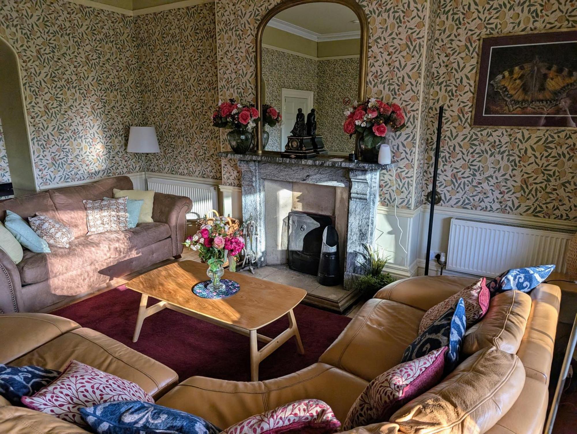 הולט The Writer'S Retreat Ground Floor Apartment מראה חיצוני תמונה